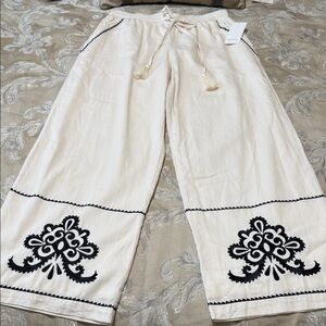 Karen Kane Cream and Black Wide Leg Pants